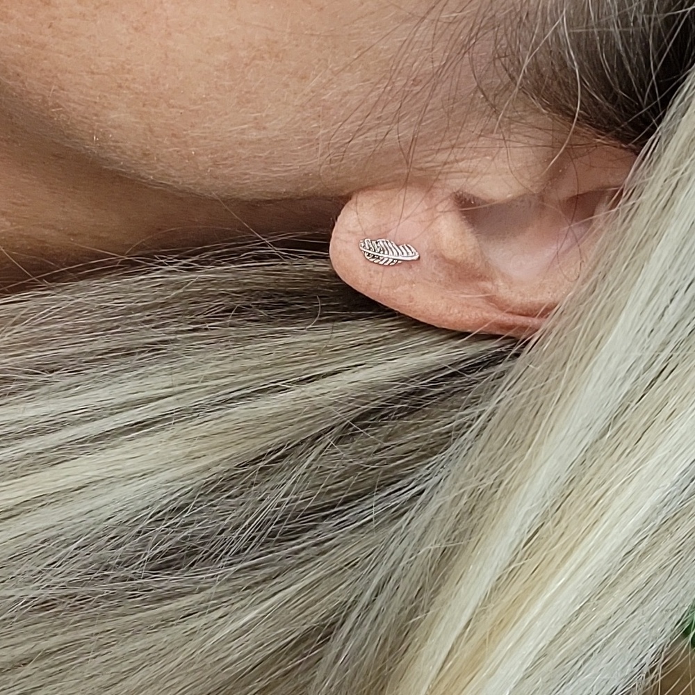 TINY FEATHER STUD EARRINGS